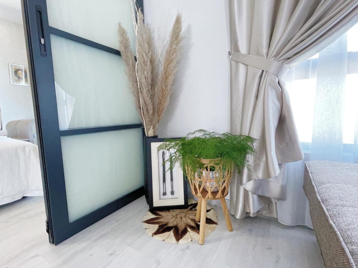 Seaside Lavender Suite Jesselton Quay Citypads Kota Kinabalu Exterior foto